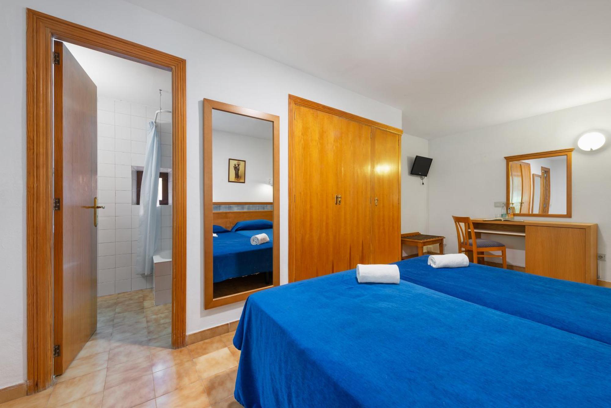 Santuari De Lluc Hotel Bilik gambar