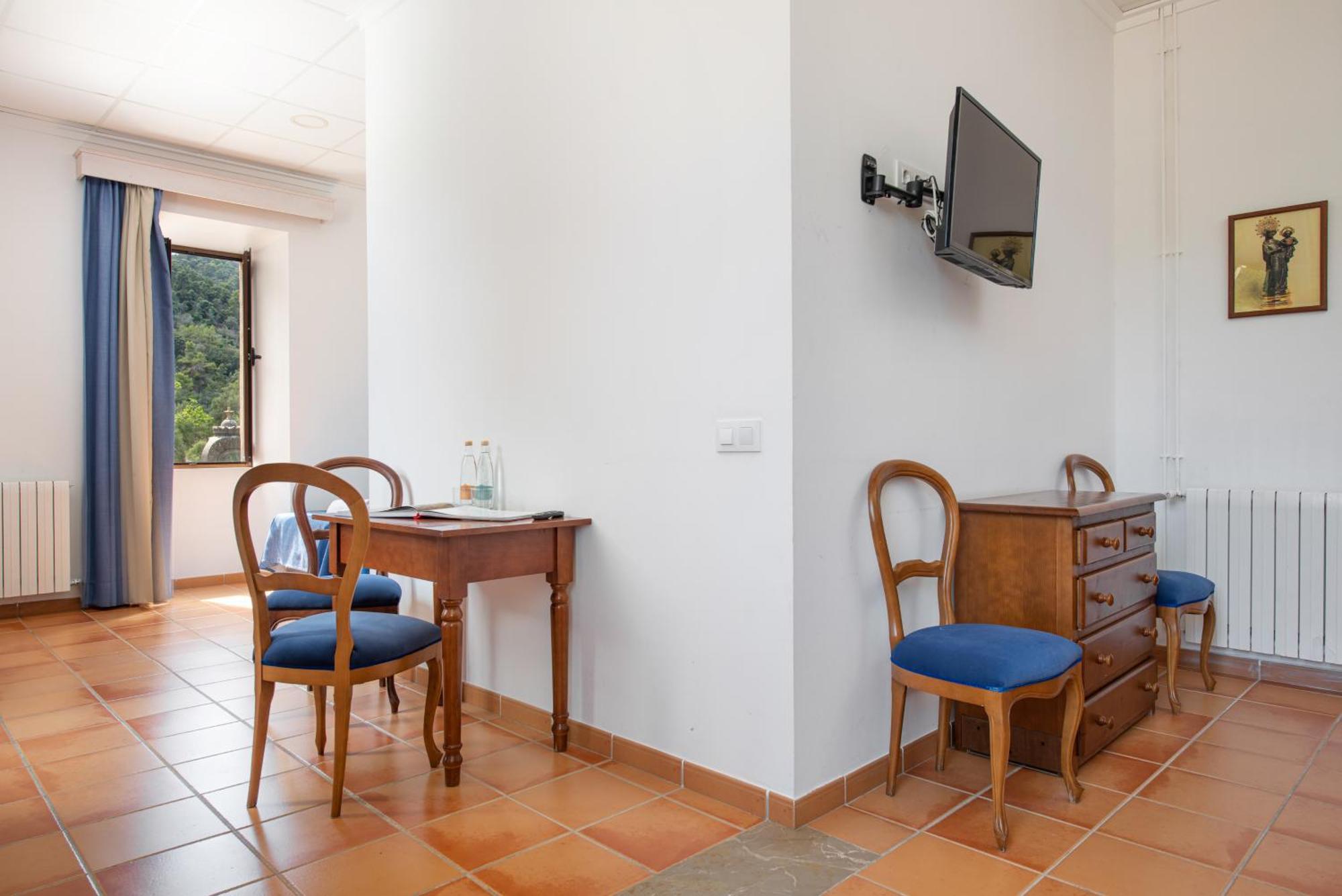 Santuari De Lluc Hotel Bilik gambar